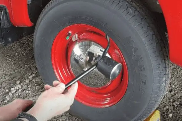 how to change a tire on a single axle travel trailer